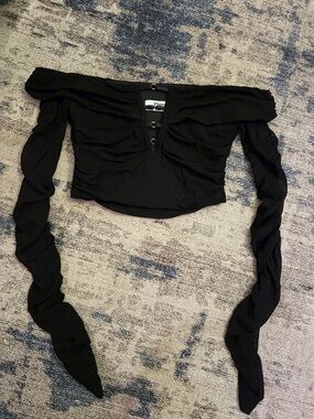Tiger Mist Black Off-Shoulder Ruched Long-Sleeve Crop Top